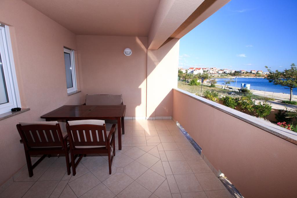 Apartments Miroslav Povljana Dış mekan fotoğraf