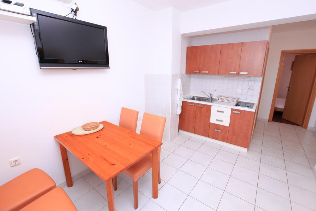 Apartments Miroslav Povljana Dış mekan fotoğraf
