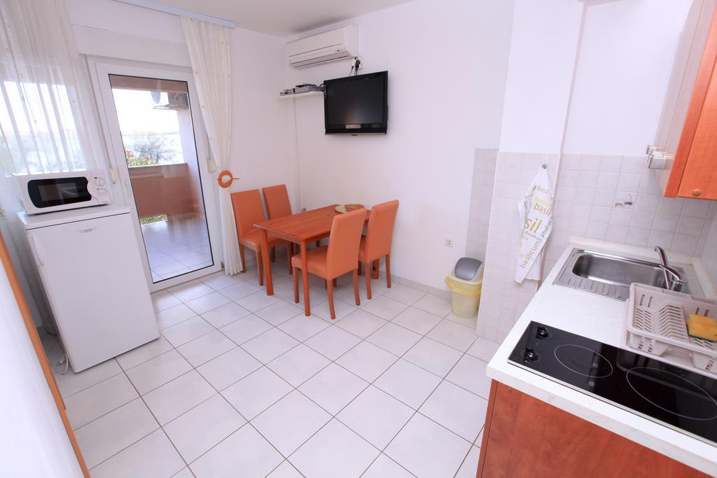 Apartments Miroslav Povljana Dış mekan fotoğraf