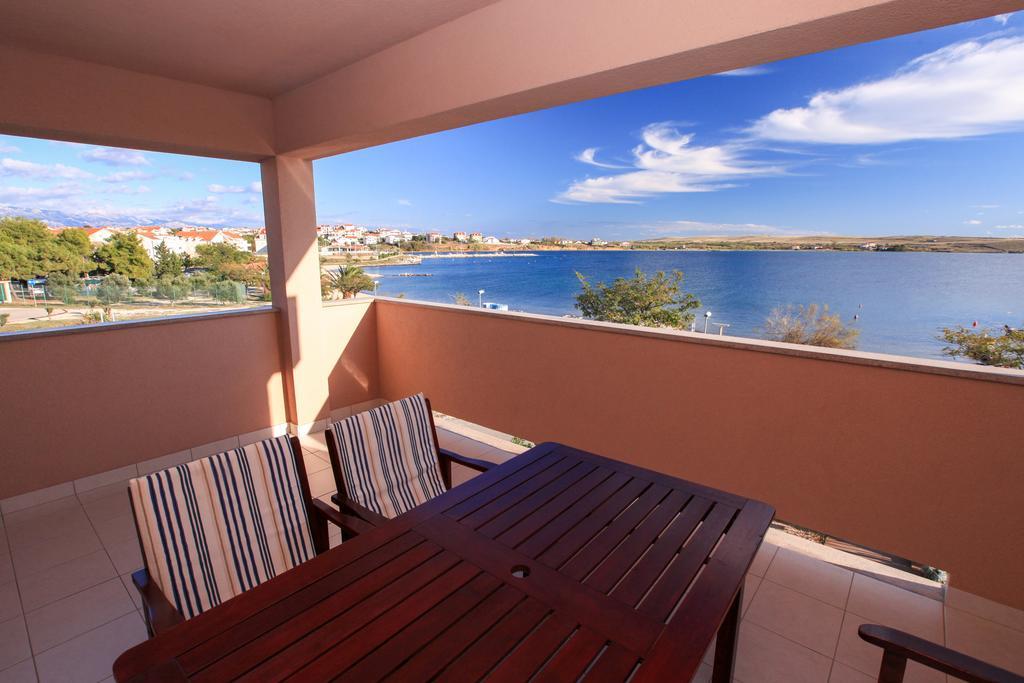 Apartments Miroslav Povljana Dış mekan fotoğraf