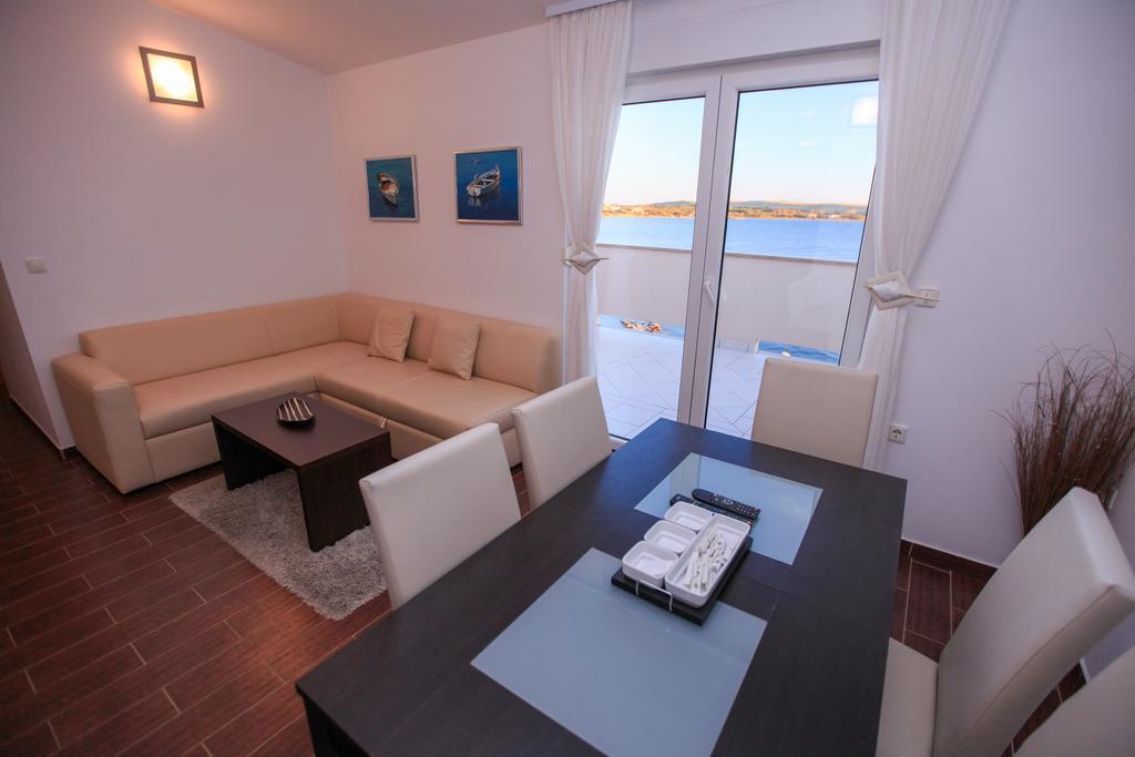 Apartments Miroslav Povljana Dış mekan fotoğraf